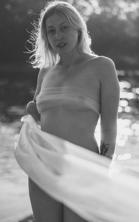 bisexuel mmf onlyfans art sympa photo