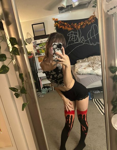 Mkunderground étoile nue photo