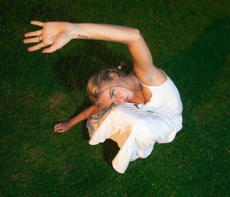 Claire Rosinkranz étoile parfaite galerie