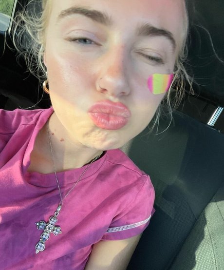 Claire Rosinkranz étoile chaude img