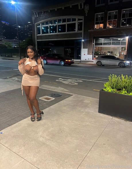 reine de pique onlyfans sexe érotique archive