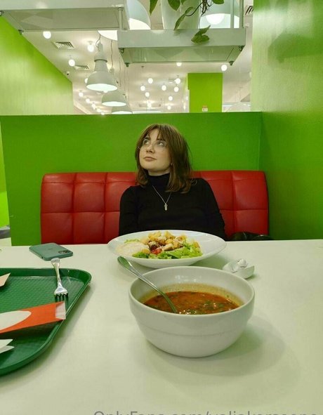 valiawixx joli modèle photos