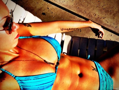 Kristanna Loken étoile érotique galeries