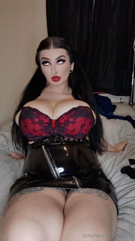 bustyaltgirl modèle gratuit photos