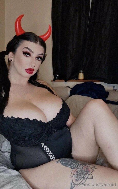 bustyaltgirl modèle joli galerie