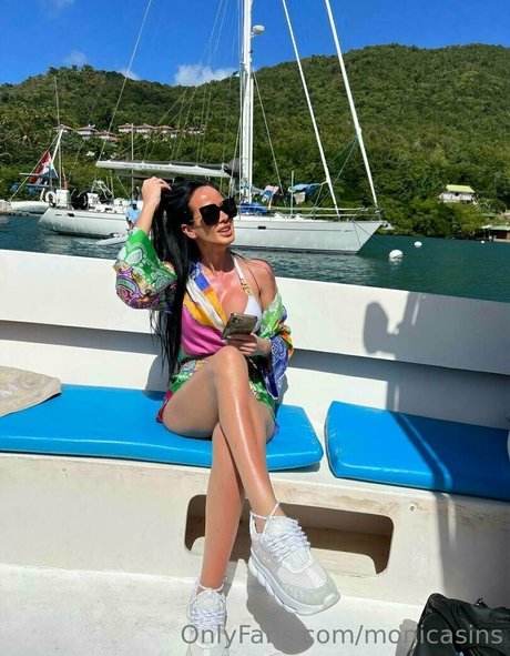 monicasins étoile xxx photos