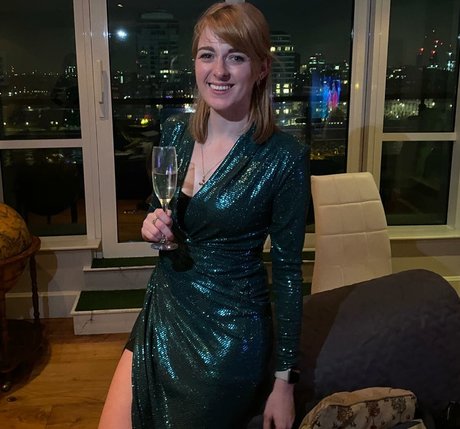 infirmière brune onlyfans meilleur galerie