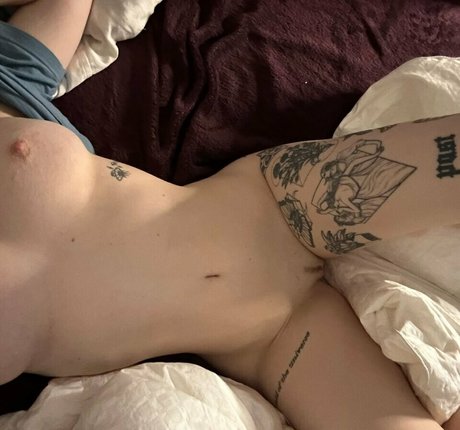 divinelywillow modèle sexy images