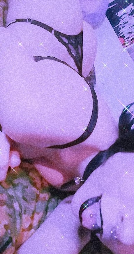 nana p3trova modèle magnifique photo