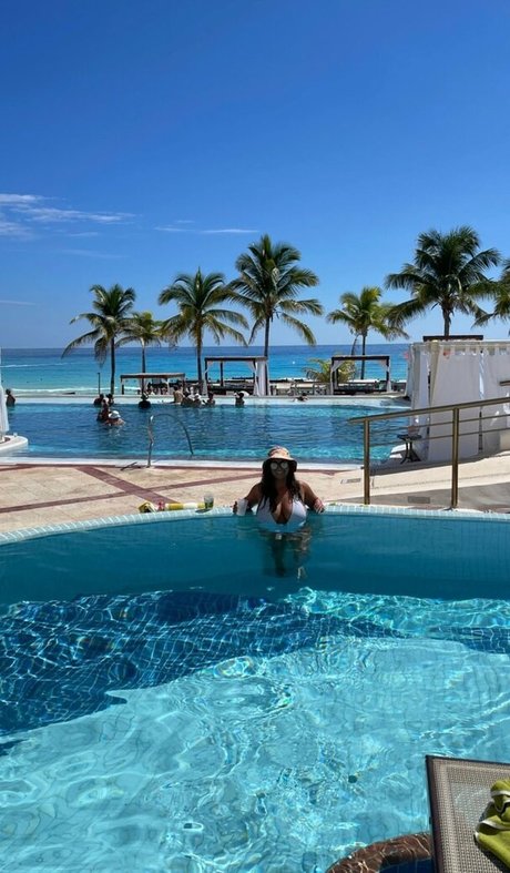 Kaitlyn Horesh actrice sexy galerie