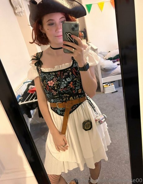 elliemoose00 étoile nue img