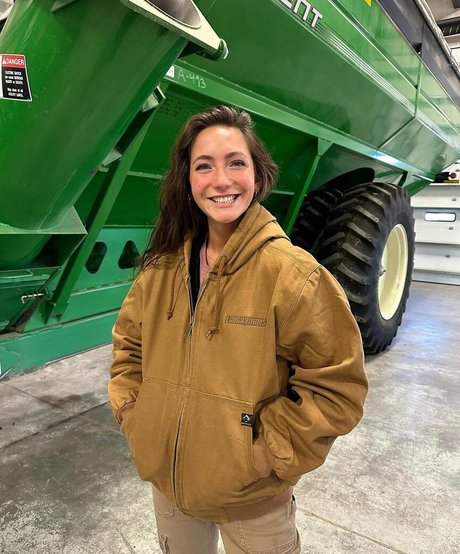 laura farms modèle joli des photos