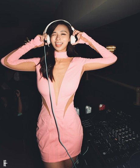 west tung xxx star du porno photos