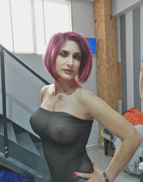 elenaxatzi modèle chaud img