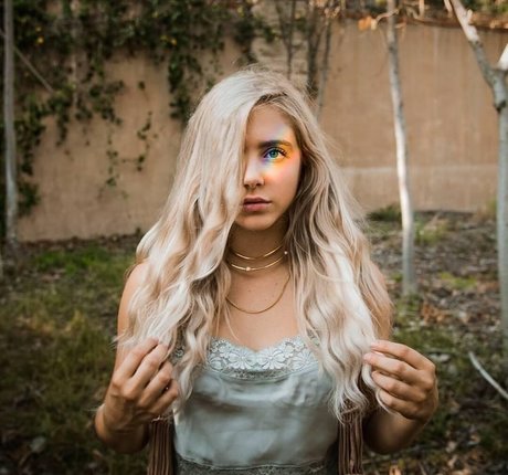 Casimere Jollette star exclusive collection