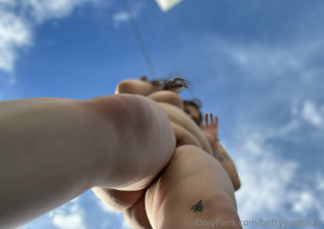 bettywoopxxx star du porno gratuit image