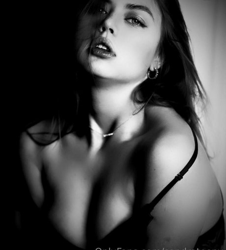 latina épaisse uniquementfans assez hd images