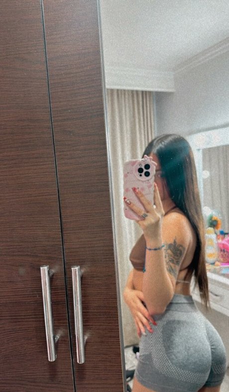 Lucyy tayy étoile parfaite photo