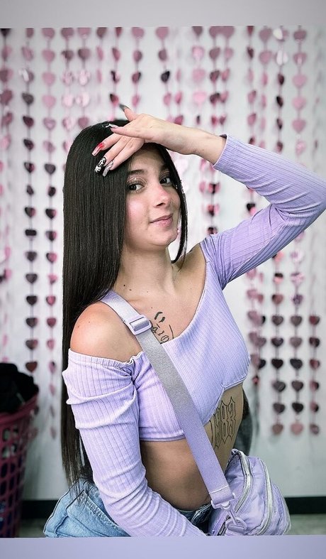 Lucyy tayy actrice hd img