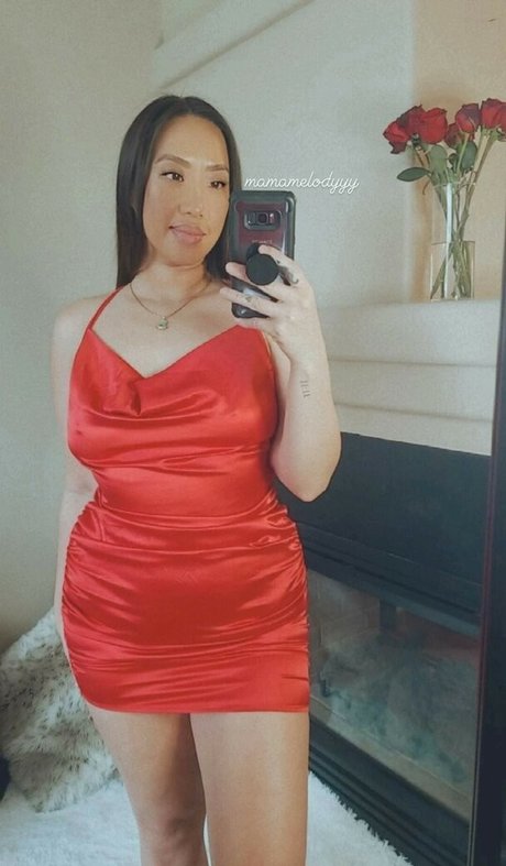 Mamamelodyyy modèle porno photo