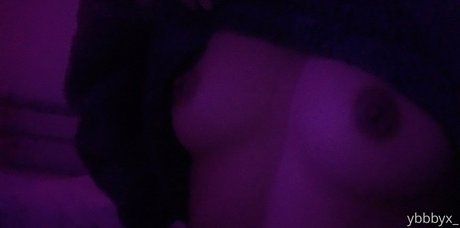 tatouages ​​blonds onlyfans sexe pornographique des photos