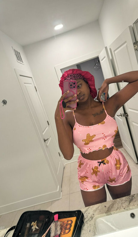 Sheena Marie star du porno parfaite image