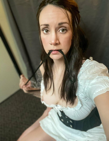 lucyfoxplays modèle sympa photos