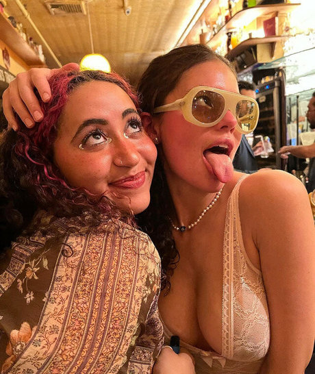 Isabella Carr modèle gratuit image