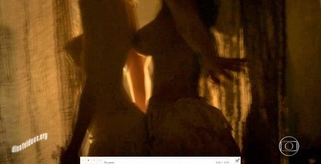 Yanna Lavigne haut modèle photos