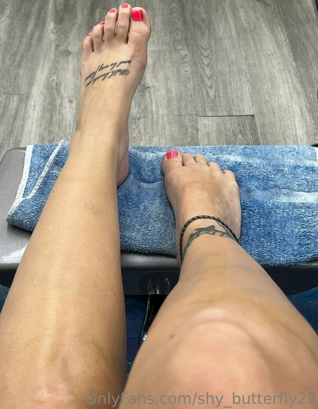 shy butterfly22 modèle artistique des photos