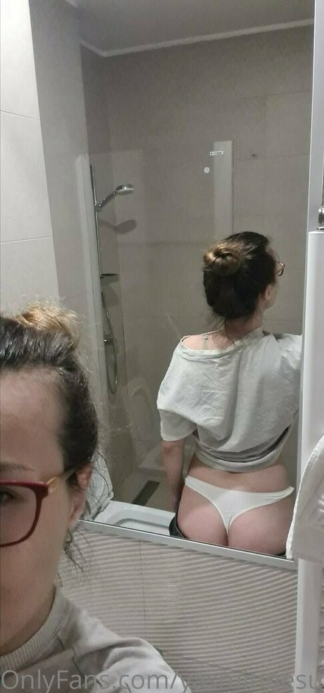 yasminnesummers art modèle image