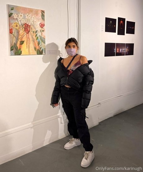 karinugh modèle nu des photos