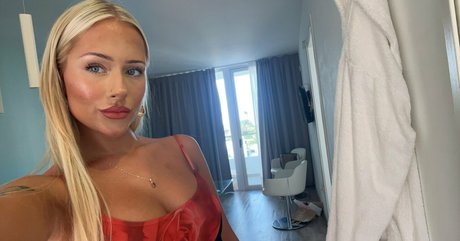 annamorae136 star du porno parfaite collection