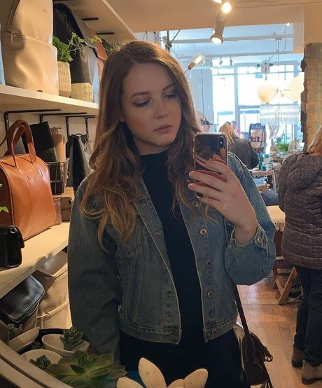 Maya V Henry star du porno xxx photo