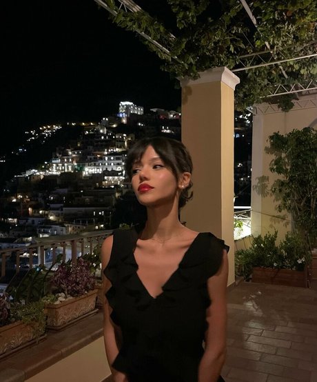 Dina Denoire star du porno image