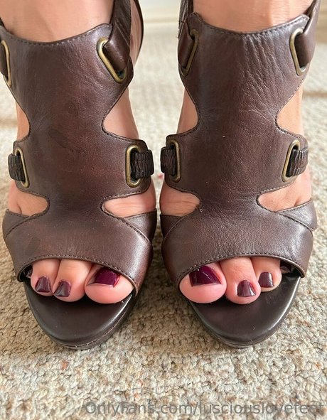 lusciouslovefeet modèle parfait galerie