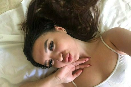 déshabillage onlyfans chaud belle images