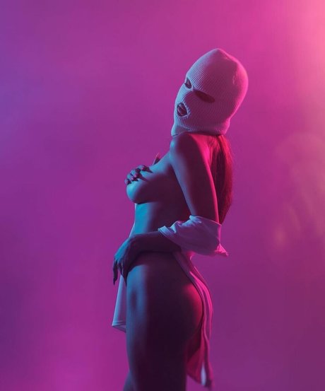 Alina V Ukraine haut modèle photos