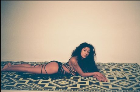 Lee Mariah Armoogam haut étoile archive