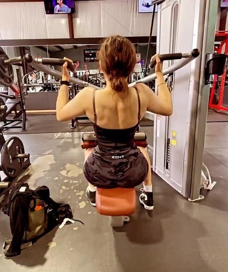 latina épaisse uniquementfans adulte img