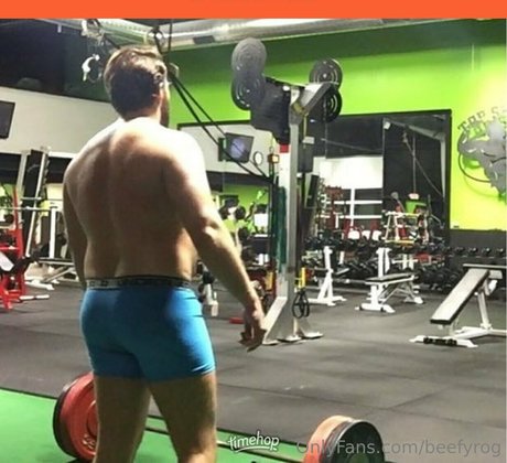 beefyrog star du porno nue photo