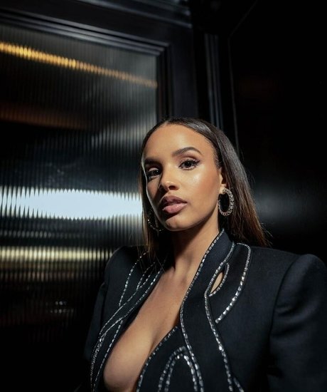 Ashley Nicole Williams star du porno chaude img