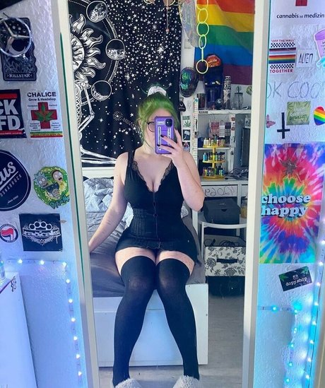 its just a cigarette actrice xxx img