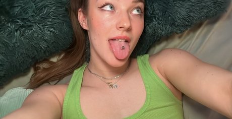 Peachyyvirgo modèle exclusif img