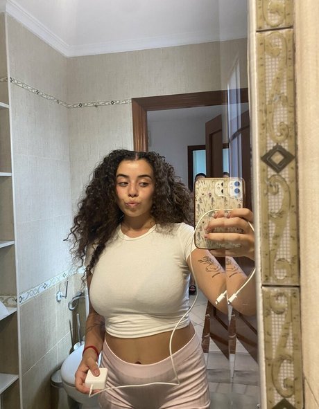 Paulaxta actrice chaude galeries