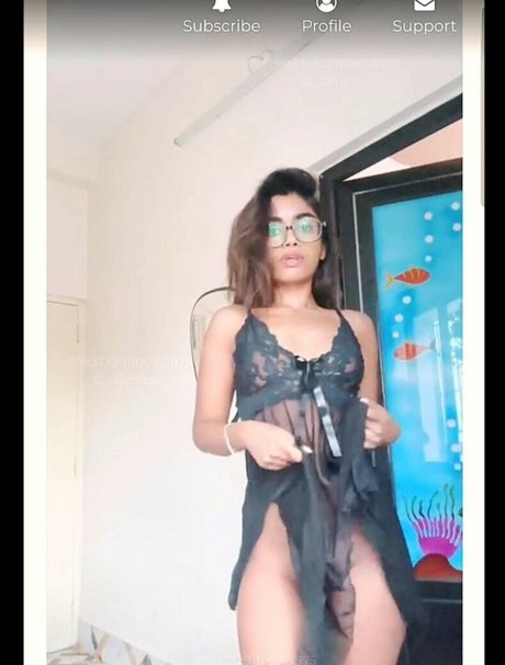 Simi Das modèle érotique img