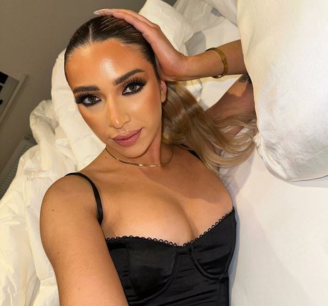 Gkbarry beau modèle archive