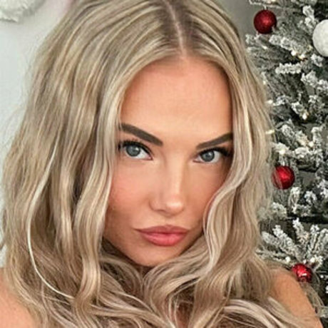 Monimaney actrice adulte photos