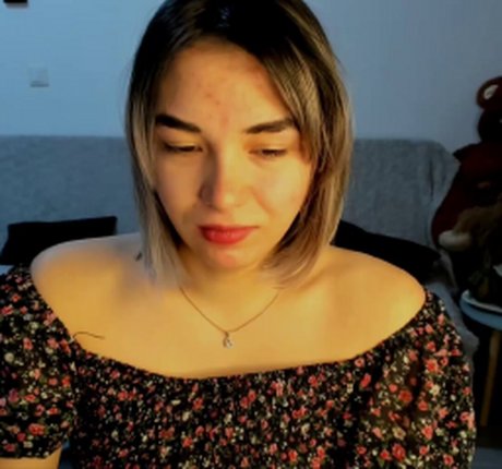 Recurbate S star érotique photo