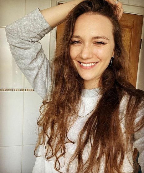 Anna Demetriou actrice des photos